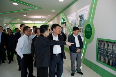 2012年，時(shí)任浙江省副省長(zhǎng)毛光烈視察天通