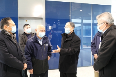 2022年1月13日，浙江省委常委、政法委書(shū)記王昌榮走訪海寧天通泛半導(dǎo)體產(chǎn)業(yè)園